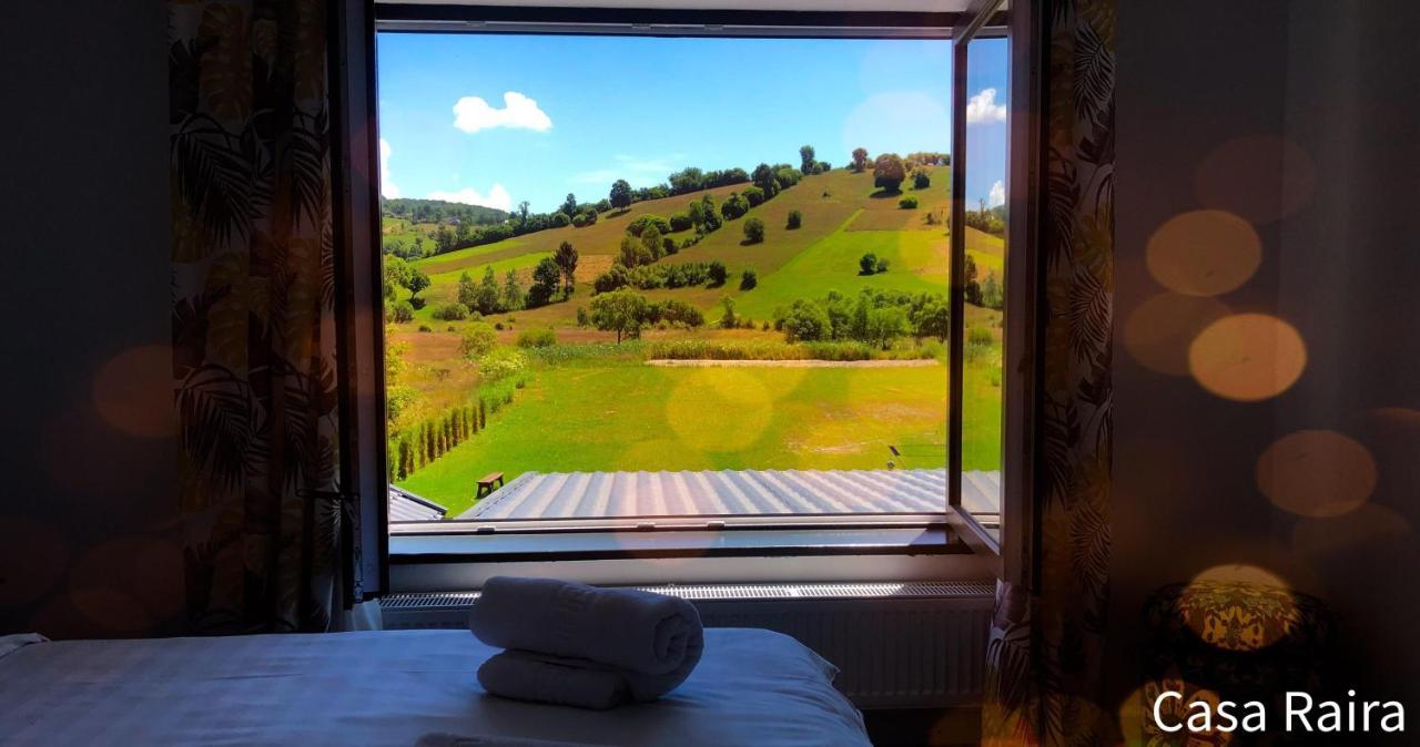 Casa Raira Hotell Barcani Exteriör bild