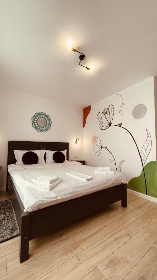 Casa Raira Hotell Barcani Exteriör bild